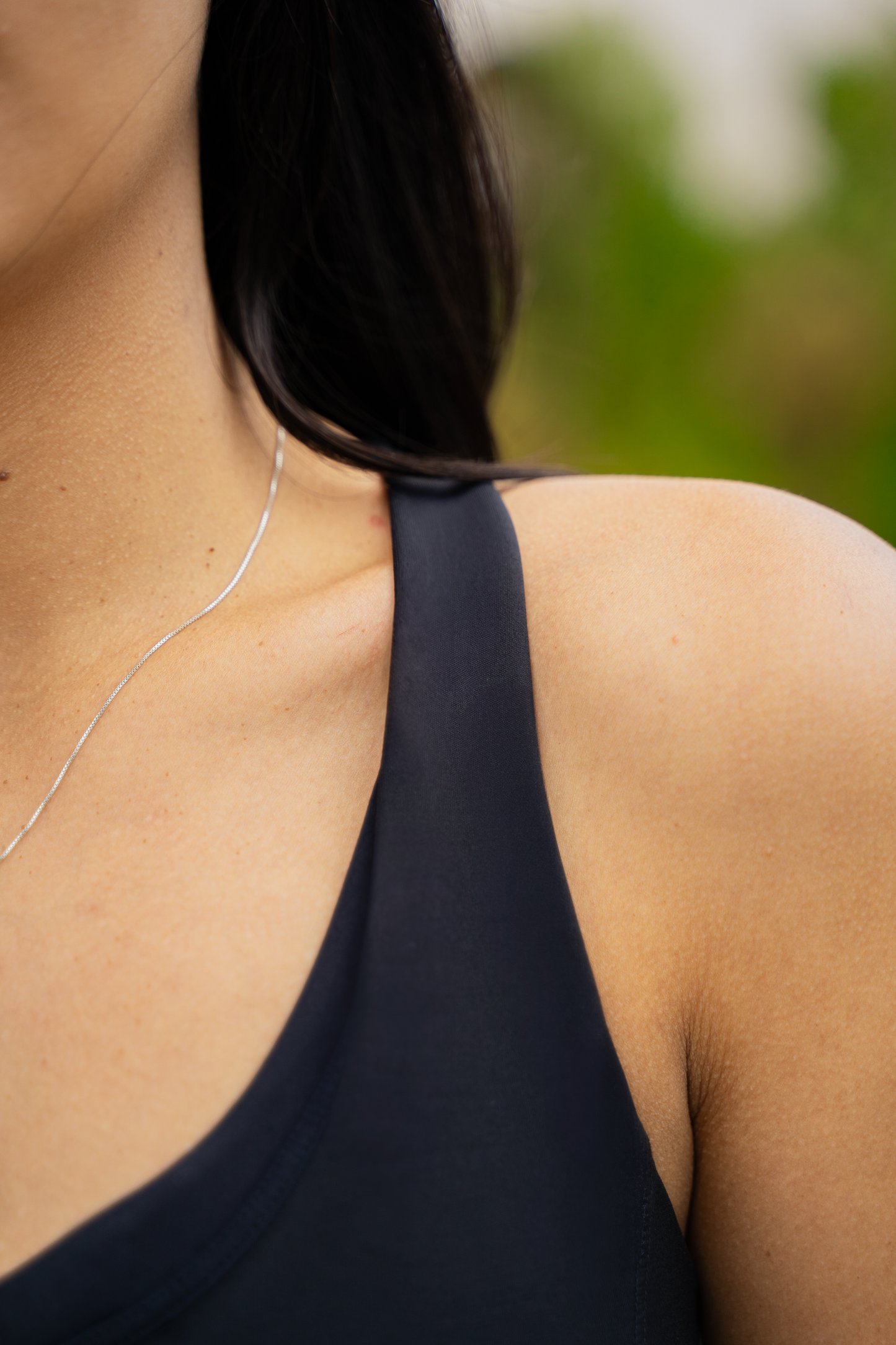 Top deportivo Full Coverage Plus Negro Pure