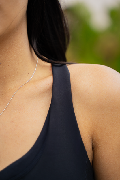 Top deportivo Full Coverage Plus Negro Pure